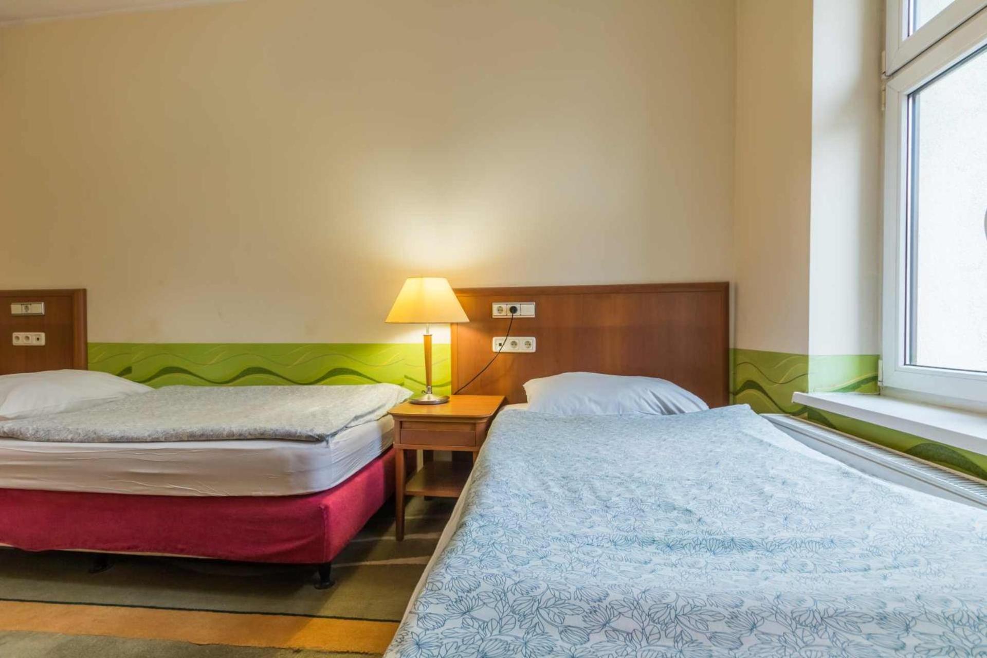 Hostel Nina カトヴィツェ エクステリア 写真