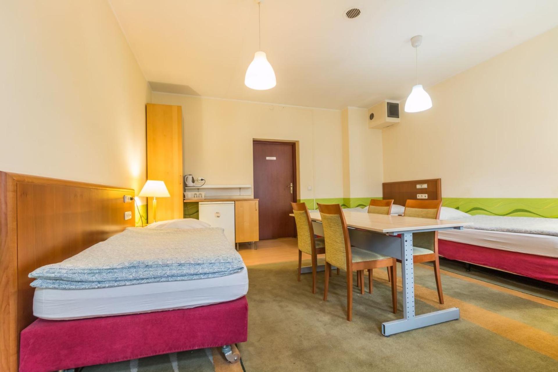 Hostel Nina カトヴィツェ エクステリア 写真